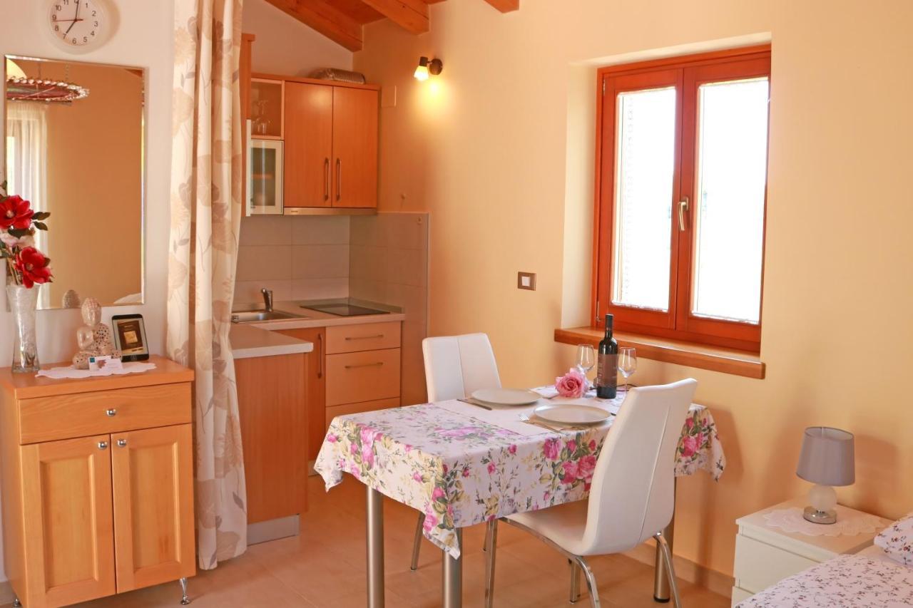 Studio Apartment Volta كرفني فره المظهر الخارجي الصورة
